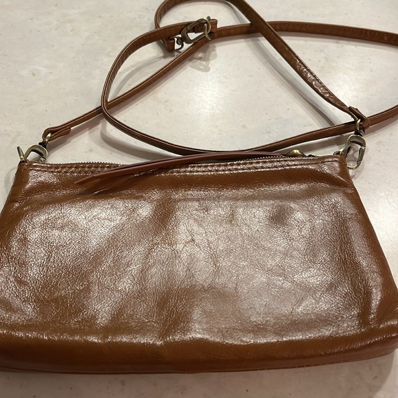 Hobo Darcy Crossbody - Picture 2 of 3